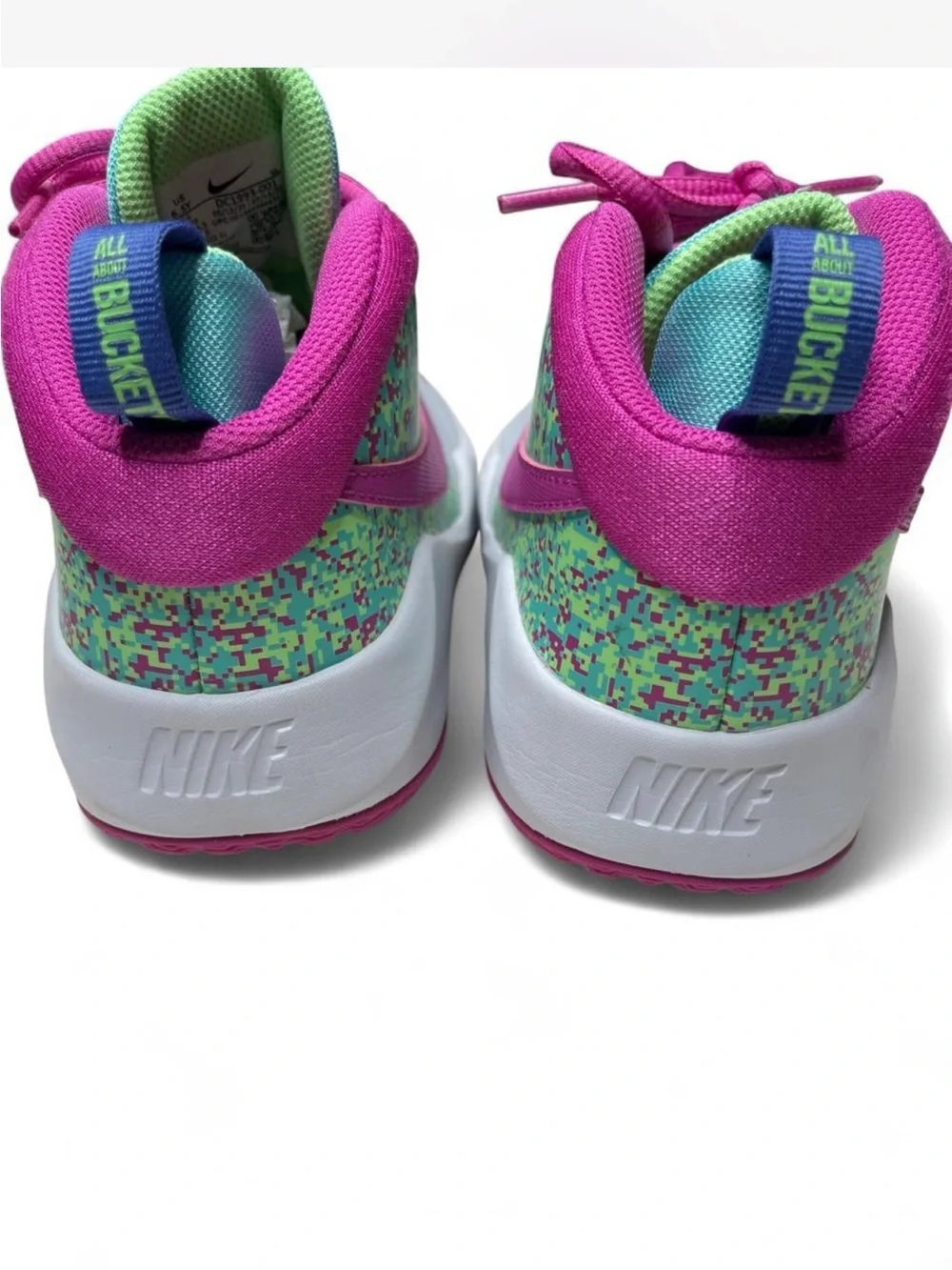 Nike Team Hustle D 9 DIGI Pink Teal Basketball Shoes Youth 6.5Y
